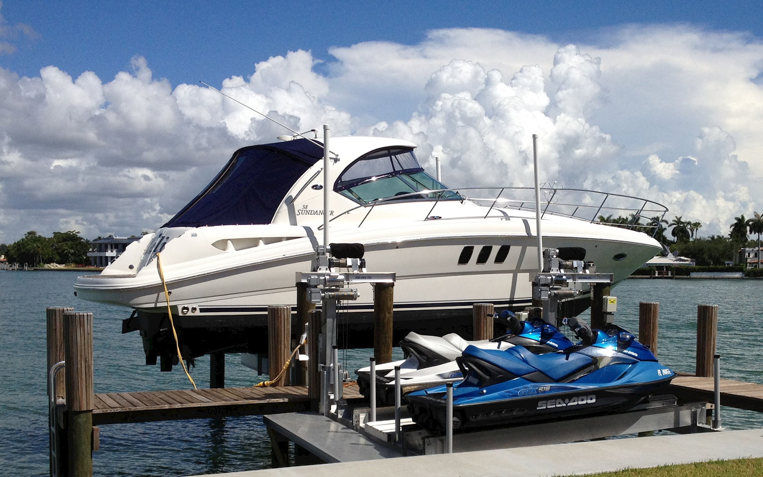 8 Post Large Boat Lift The Superior Yacht Lift Neptune Boat Lifts